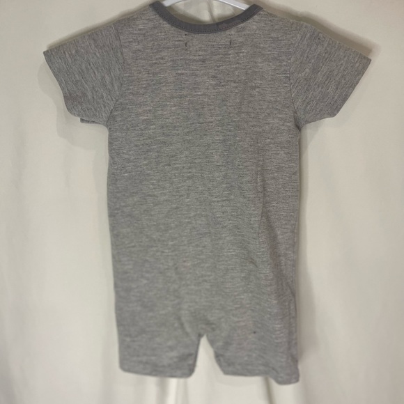 7 For All Mankind Baby One Piece Romper Gray With Camo Pocket Size 6/9M - Picture 3 of 6